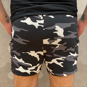 BODRUM Shorts in Black Camouflage